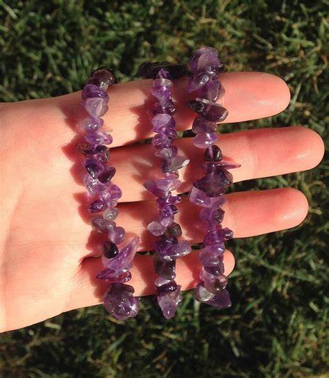 AMYTHEST CRYSTAL CHIP BRACELET