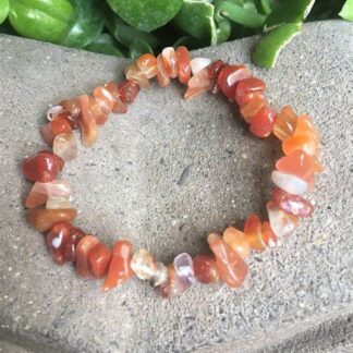 CARNELIAN CRYSTAL CHIP BRACELET