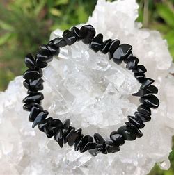 OBSIDIAN CRYSTAL CHIP BRACELET